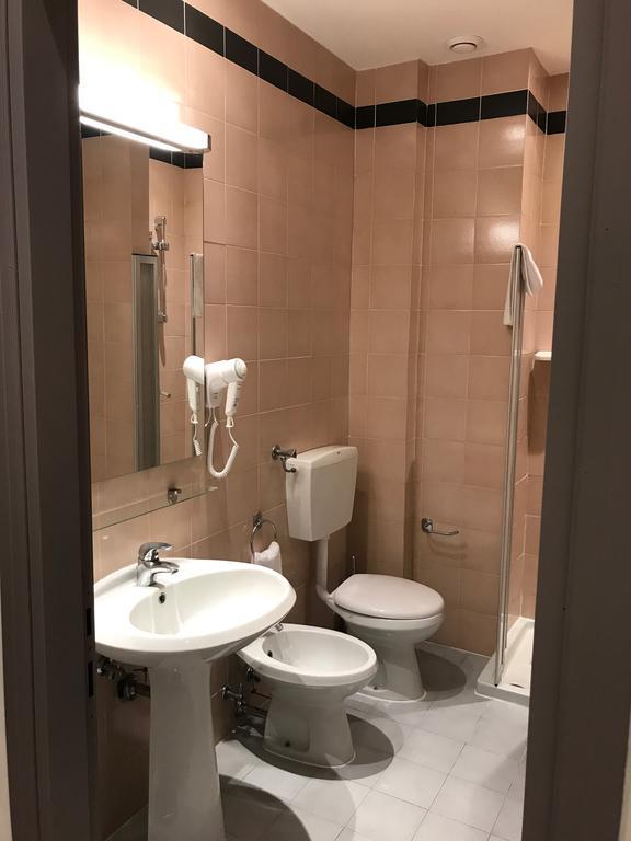 Novahotel Reggio nell'Emilia Zimmer foto