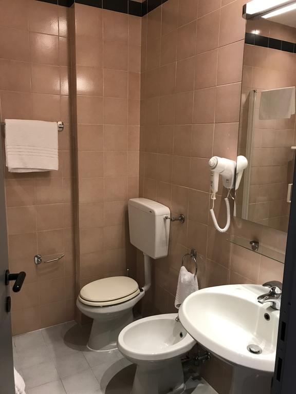 Novahotel Reggio nell'Emilia Zimmer foto